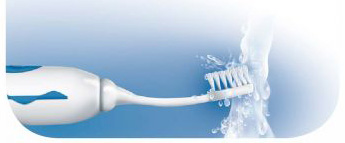 Emmi-dent četkicu je dovoljno stvaiti pod mlaz vode ili uroniti u čašu vode na 6-10 sekundi da bi postala potpuno bakteriološki ispravna