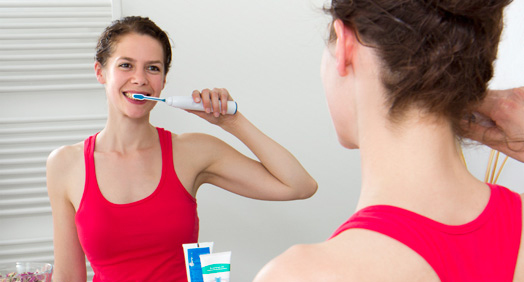 Kako se koristi Emmi-dent ultrazvučna četkica za zube